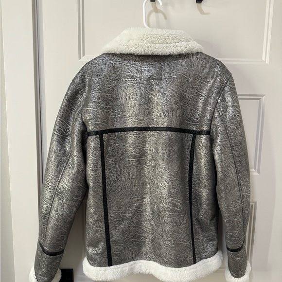 Silver and white faux fur coat - Picture 4 of 4